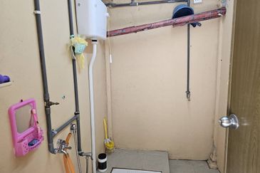 Semi D Bertiang Meraga Beris Kemaman (Untuk dijual)