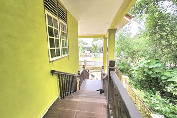 Semi D Bertiang Meraga Beris Kemaman (Untuk dijual)