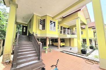 Semi D Bertiang Meraga Beris Kemaman (Untuk dijual)