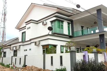 Banglo 2 Tingkat Binjai Kemaman (Untuk Dijual)
