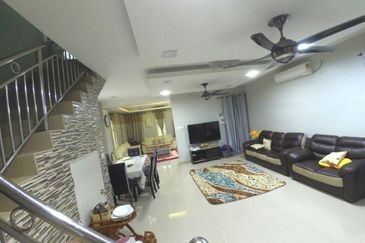 Banglo 2 Tingkat Binjai Kemaman (Untuk Dijual)