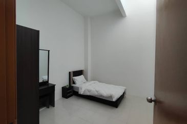 Teres 1 Tingkat Taman Aloa Ara Aman Pekan (Untuk Dijual)