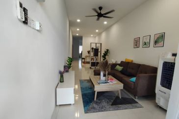 Teres 1 Tingkat Taman Aloa Ara Aman Pekan (Untuk Dijual)