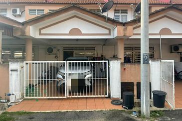 Teres 2 Tingkat Taman Alam Perdana Binja Kemaman (Untuk Dijual)