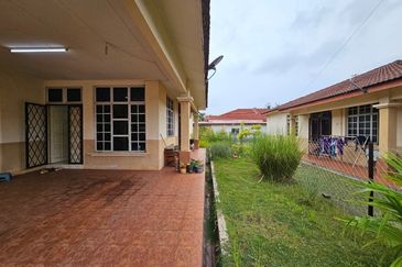 Semi D 1 Tingkat Taman Sungai Ular Kuantan (Untuk Dijual)
