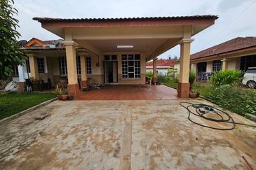 Semi D 1 Tingkat Taman Sungai Ular Kuantan (Untuk Dijual)