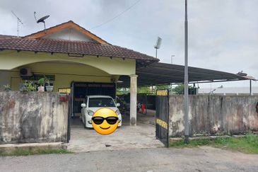 Teres 1 Tingkat Ketapang Tengah Pekan (Untuk Dijual)