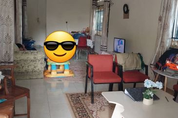 Teres 1 Tingkat Ketapang Tengah Pekan (Untuk Dijual)