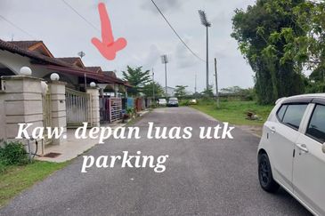 Teres 1 Tingkat Ketapang Tengah Pekan (Untuk Dijual)