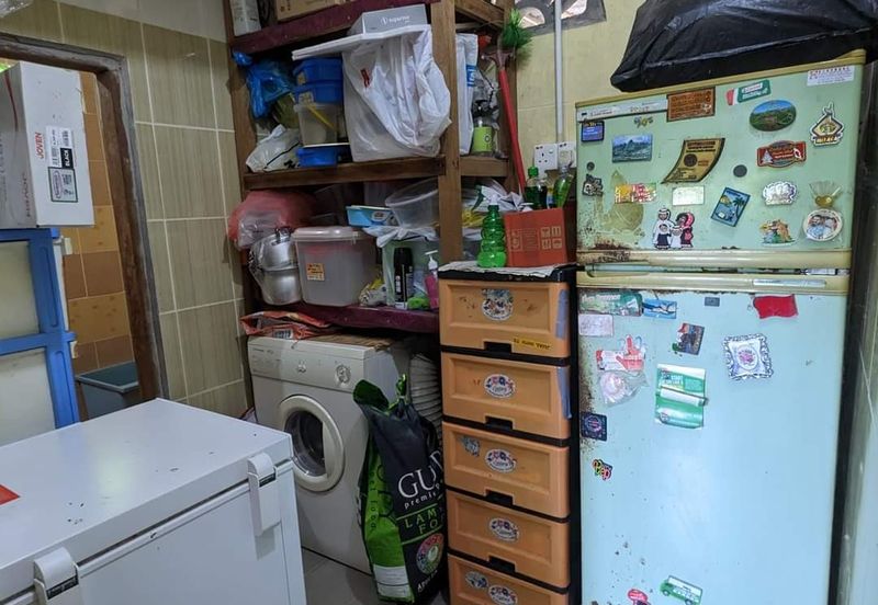 Bango 1 Tingkat Wakaf Baru Gong Badak (Untuk Dijual)