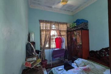 Bango 1 Tingkat Wakaf Baru Gong Badak (Untuk Dijual)