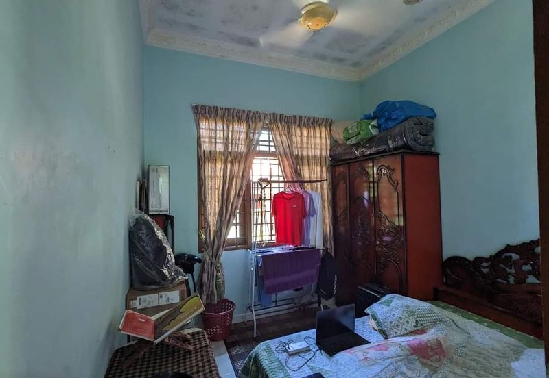 Bango 1 Tingkat Wakaf Baru Gong Badak (Untuk Dijual)