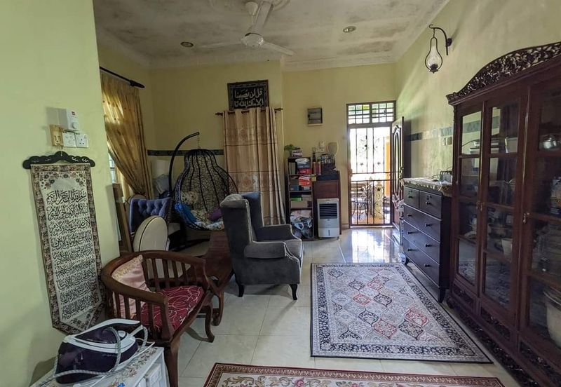 Bango 1 Tingkat Wakaf Baru Gong Badak (Untuk Dijual)