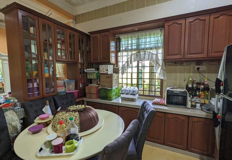 Bango 1 Tingkat Wakaf Baru Gong Badak (Untuk Dijual)