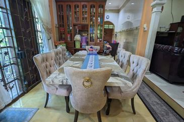 Bango 1 Tingkat Wakaf Baru Gong Badak (Untuk Dijual)