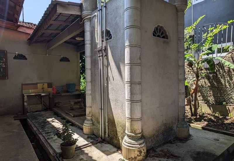 Bango 1 Tingkat Wakaf Baru Gong Badak (Untuk Dijual)