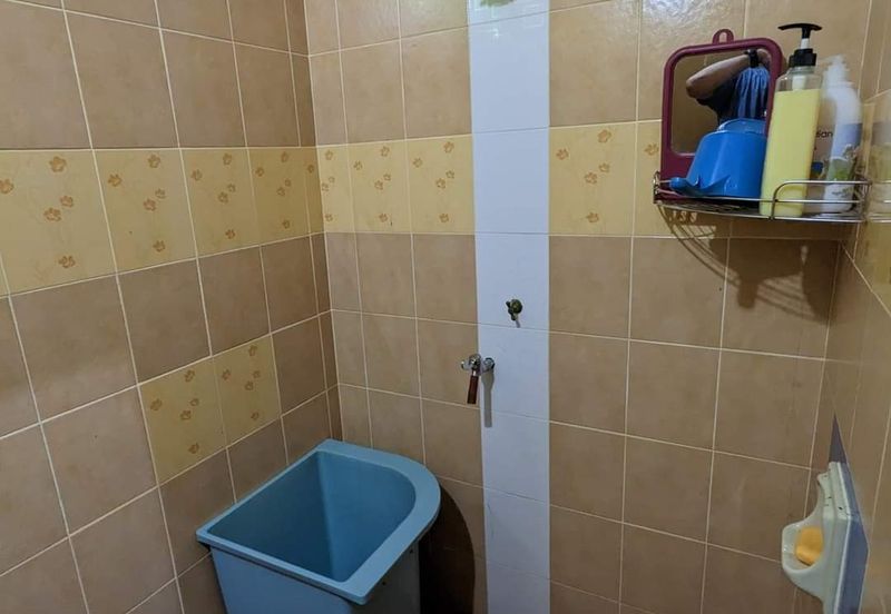 Bango 1 Tingkat Wakaf Baru Gong Badak (Untuk Dijual)