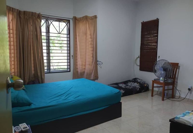 Semi D 2 Tingkat Kampung Batu 3 Binjai Kemaman (Untuk Dijual)