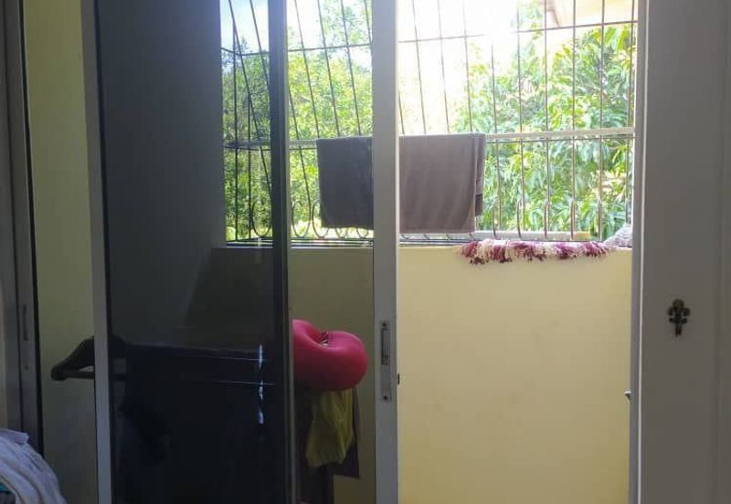 Semi D 2 Tingkat Kampung Batu 3 Binjai Kemaman (Untuk Dijual)