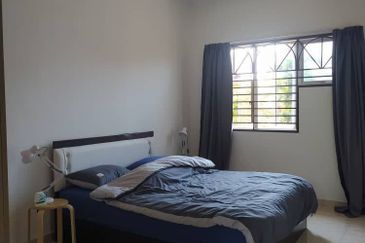 Semi D 2 Tingkat Kampung Batu 3 Binjai Kemaman (Untuk Dijual)