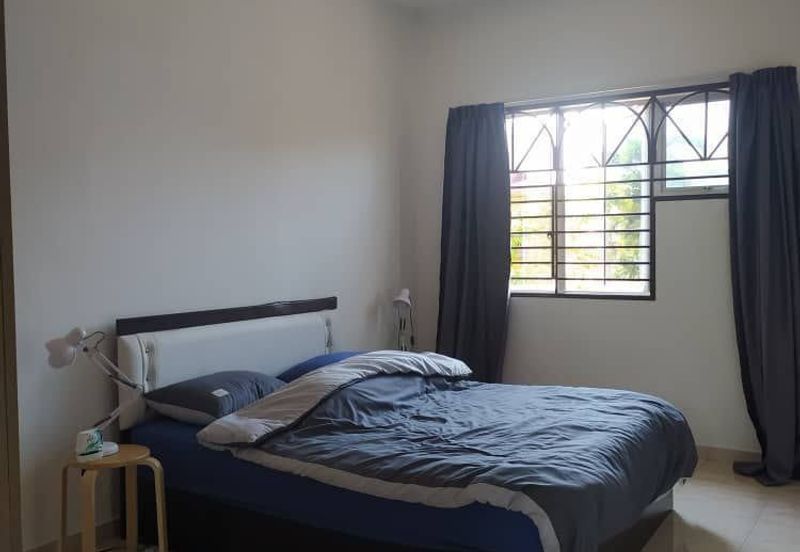 Semi D 2 Tingkat Kampung Batu 3 Binjai Kemaman (Untuk Dijual)