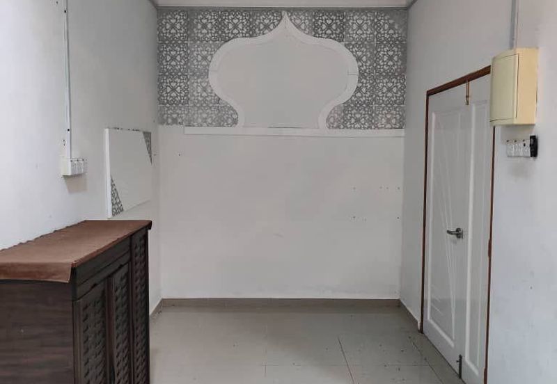 Semi D 2 Tingkat Kampung Batu 3 Binjai Kemaman (Untuk Dijual)