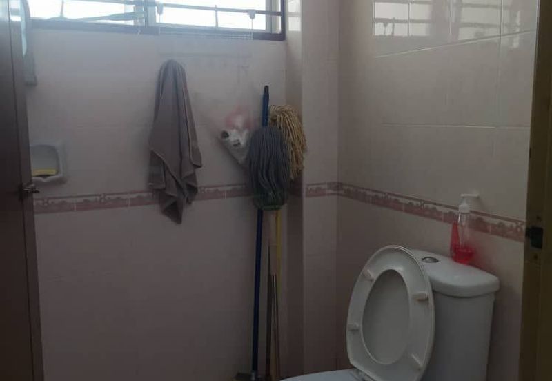 Semi D 2 Tingkat Kampung Batu 3 Binjai Kemaman (Untuk Dijual)