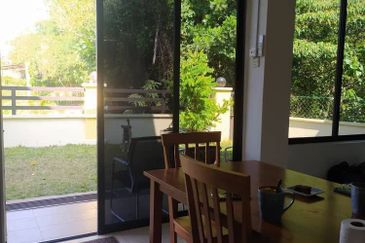 Semi D 2 Tingkat Kampung Batu 3 Binjai Kemaman (Untuk Dijual)