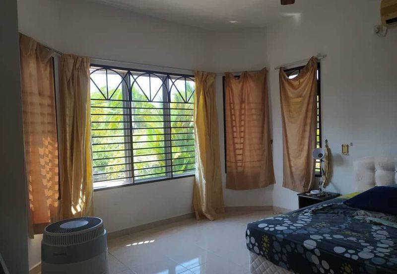 Semi D 2 Tingkat Kampung Batu 3 Binjai Kemaman (Untuk Dijual)