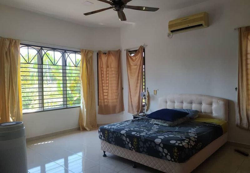 Semi D 2 Tingkat Kampung Batu 3 Binjai Kemaman (Untuk Dijual)