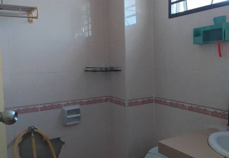 Semi D 2 Tingkat Kampung Batu 3 Binjai Kemaman (Untuk Dijual)