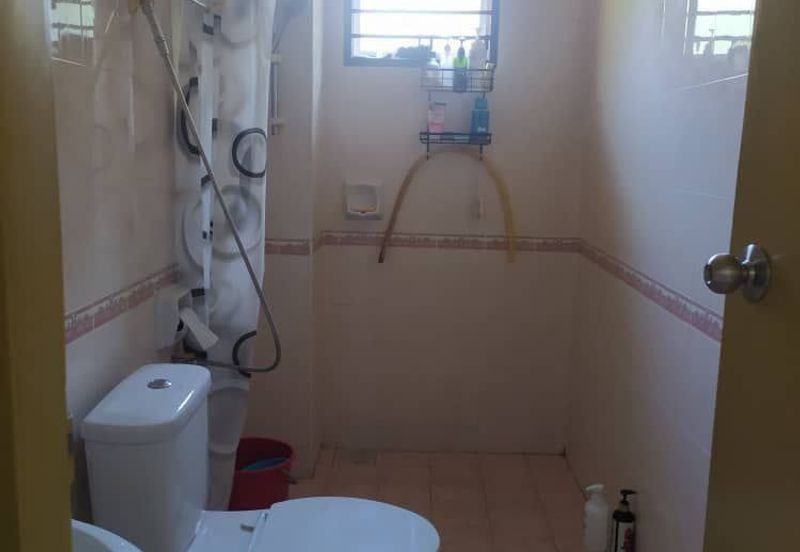 Semi D 2 Tingkat Kampung Batu 3 Binjai Kemaman (Untuk Dijual)