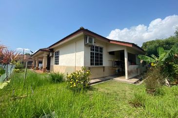 Semi D 1 Tingkat Sungai Ular Kuantan (Untuk Dijual)