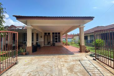 Semi D 1 Tingkat Sungai Ular Kuantan (Untuk Dijual)