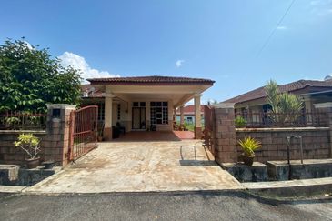 Semi D 1 Tingkat Sungai Ular Kuantan (Untuk Dijual)