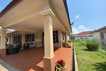 Semi D 1 Tingkat Sungai Ular Kuantan (Untuk Dijual)