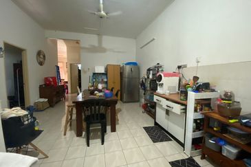 Semi D 1 Tingkat Sungai Ular Kuantan (Untuk Dijual)