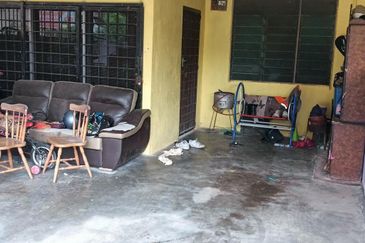 Teres 1 Tingkat Taman Bunga Tanjung Chukai Kemaman (Untuk Dijual)