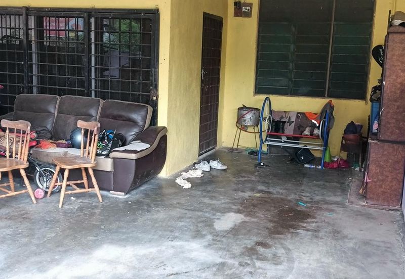 Teres 1 Tingkat Taman Bunga Tanjung Chukai Kemaman (Untuk Dijual)