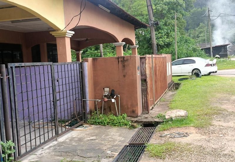Teres 1 Tingkat Taman Bunga Tanjung Chukai Kemaman (Untuk Dijual)