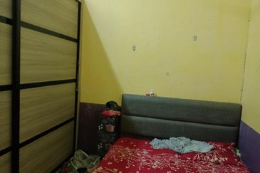 Teres 1 Tingkat Taman Bunga Tanjung Chukai Kemaman (Untuk Dijual)