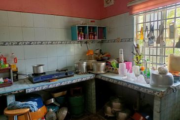 Teres 1 Tingkat Taman Bunga Tanjung Chukai Kemaman (Untuk Dijual)