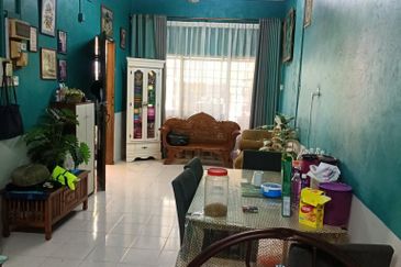 Teres 1 Tingkat Taman Bunga Tanjung Chukai Kemaman (Untuk Dijual)