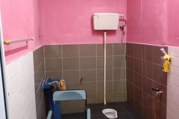 Teres 1 Tingkat Taman Bunga Tanjung Chukai Kemaman (Untuk Dijual)