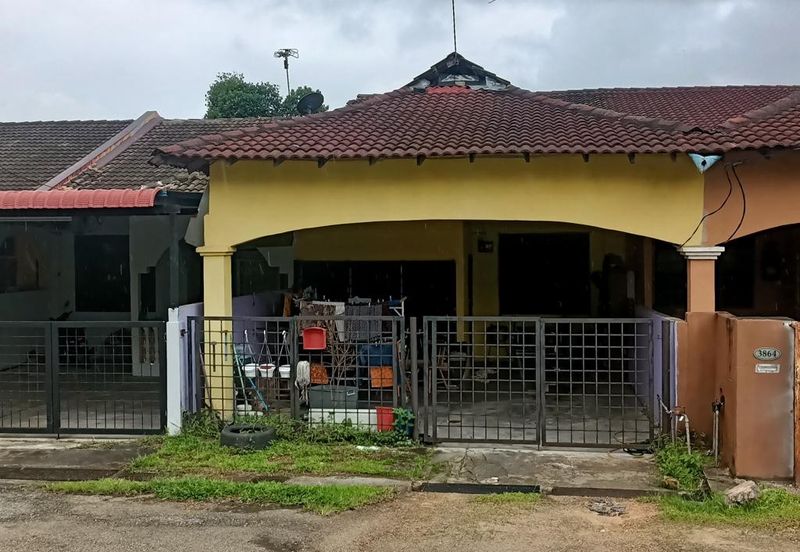 Teres 1 Tingkat Taman Bunga Tanjung Chukai Kemaman (Untuk Dijual)
