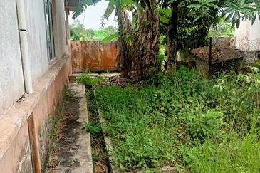 Semi D 1 Tingkat Taman Mutiara Binjai Kemaman (Untuk Dijual)