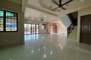 Semi D 2 Tingkat Indera Mahkota 14 Kuantan (Untuk Dijual) 