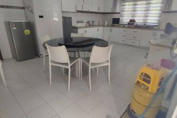 Banglo 2 Tingkat Tok Sira Kuantan (Untuk Dijual)