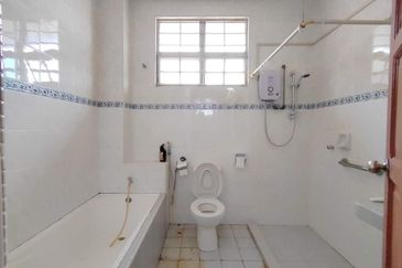 Banglo 2 Tingkat Taman Ibai Golf Kuala Terengganu (Untuk Dijual)