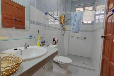 Banglo 2 Tingkat Taman Ibai Golf Kuala Terengganu (Untuk Dijual)